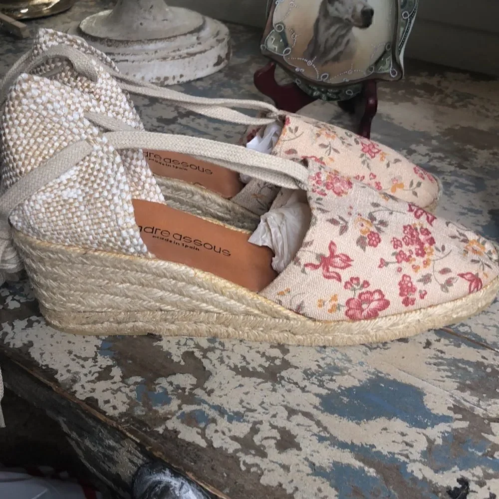 Andre Asous Woven Natural Floral Design Canvas Espadrille Shoes NWOT